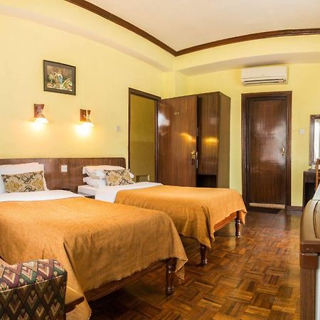 Hotel Excelsior Катманду Экстерьер фото