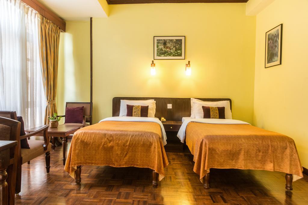 Hotel Excelsior Катманду Экстерьер фото