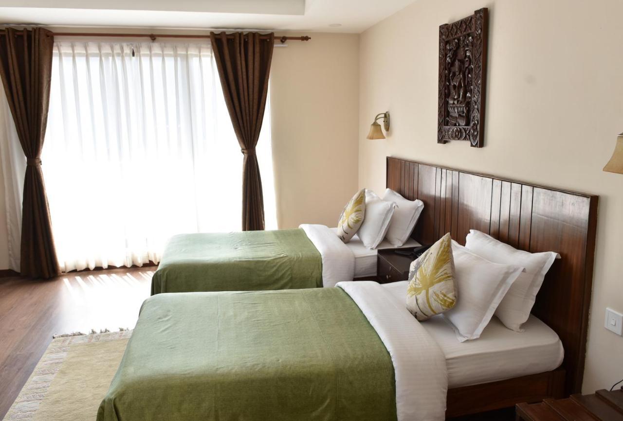 Hotel Excelsior Катманду Экстерьер фото